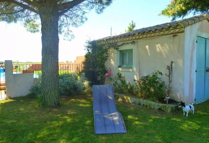 Aamiaismajoitus (B&B) Gites Et Roulottes Du Grand Puits