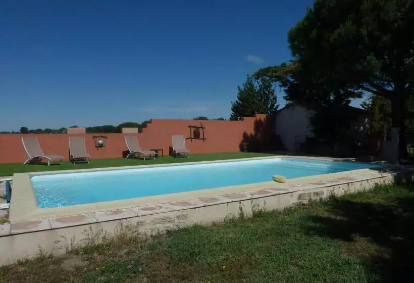 Aamiaismajoitus (B&B) Gites Et Roulottes Du Grand Puits