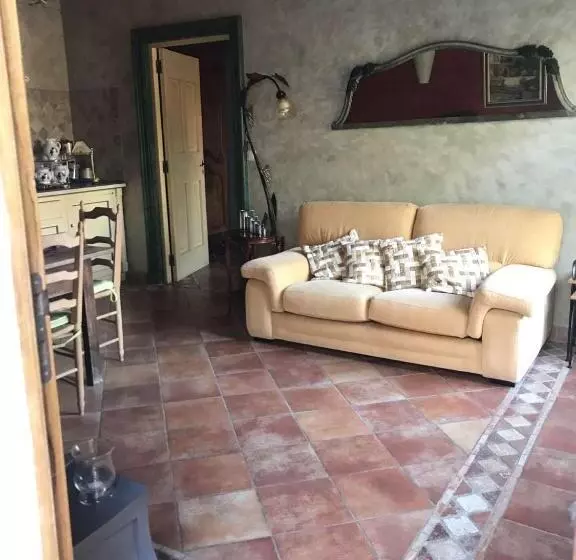 Aamiaismajoitus (B&B) Le Mazet De La Dame