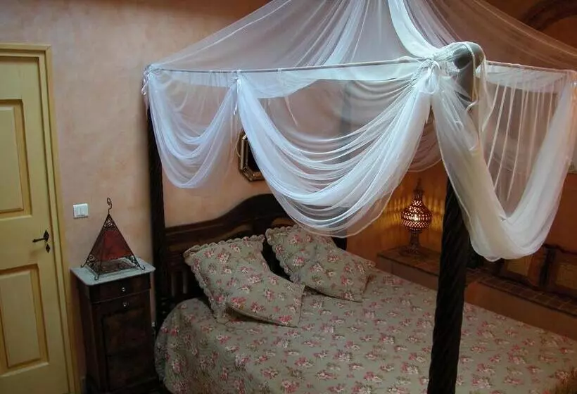 Aamiaismajoitus (B&B) Le Mazet De La Dame