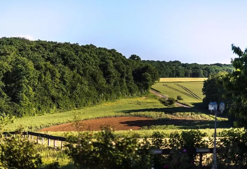 ベッドアンドブレックファースト Le Petit Domaine De Bois Avril
