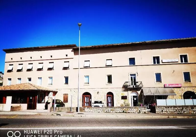 Hotelli Hôtel Le Ponson