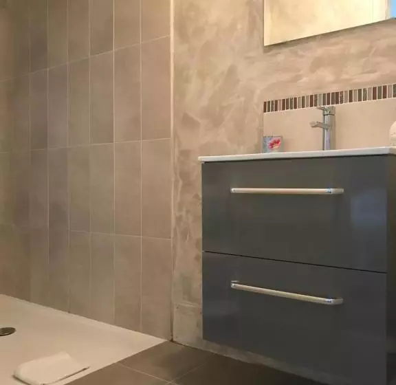 تختخواب و صبحانه Chambres D'hôtes La Villa Aliénor
