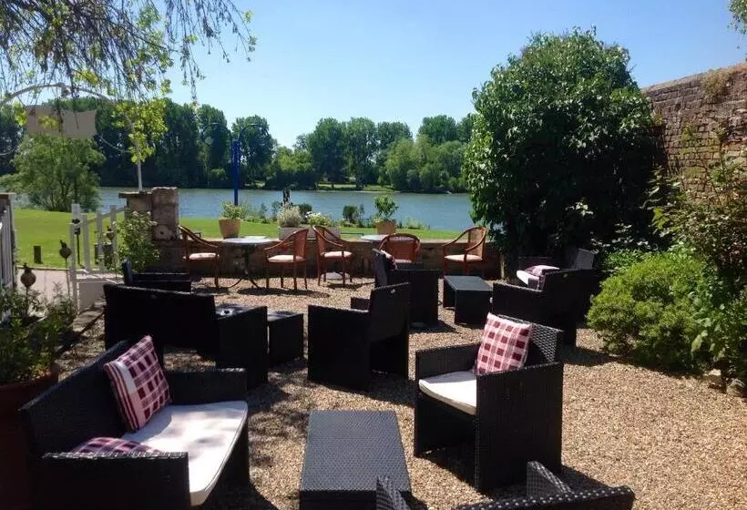 تختخواب و صبحانه Chambres D'hôtes La Villa Aliénor