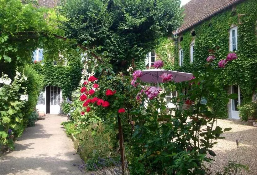 تختخواب و صبحانه Chambres D'hôtes La Villa Aliénor