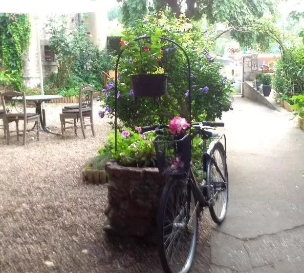 تختخواب و صبحانه Chambres D'hôtes La Villa Aliénor