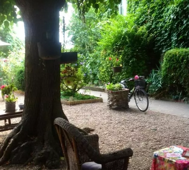 تختخواب و صبحانه Chambres D'hôtes La Villa Aliénor