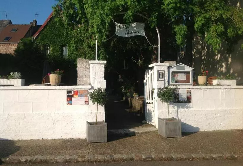 تختخواب و صبحانه Chambres D'hôtes La Villa Aliénor