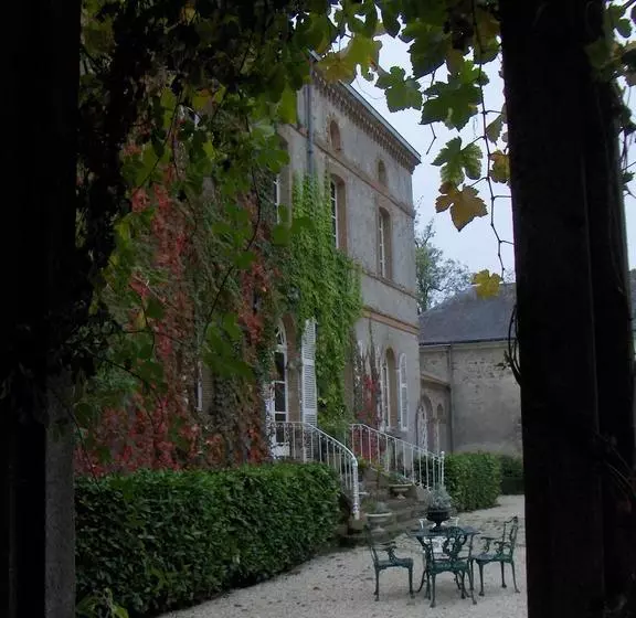 Aamiaismajoitus (B&B) Château De L Oiselinière