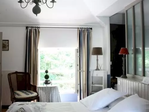 Aamiaismajoitus (B&B) Château De L Oiselinière
