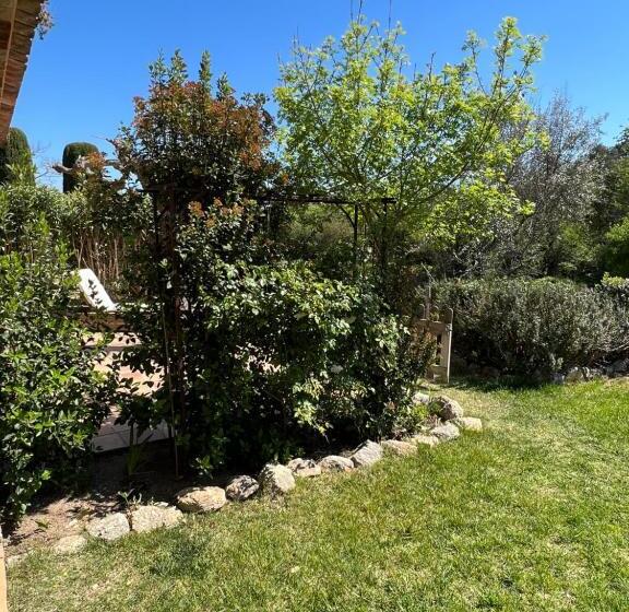 ベッドアンドブレックファースト La Bergerie