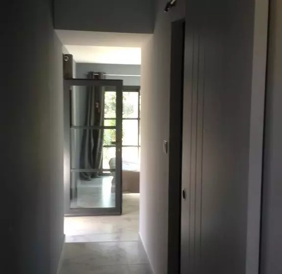 تختخواب و صبحانه New Cabanon