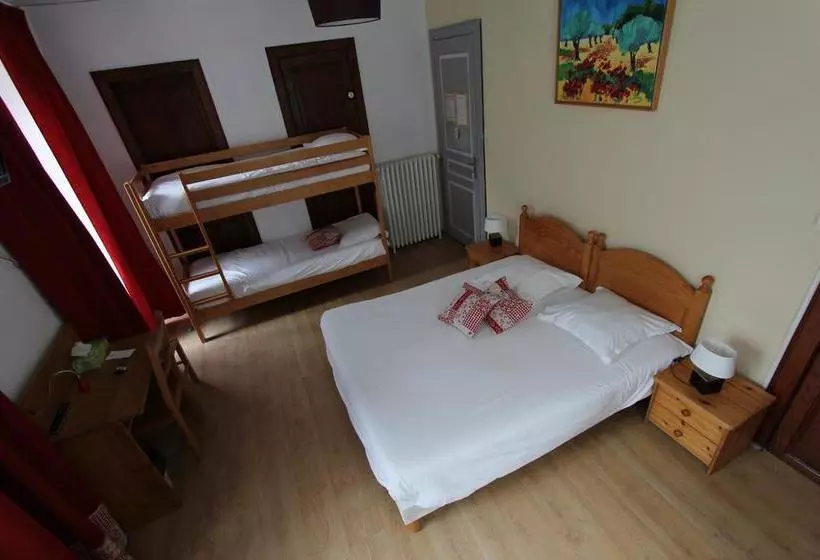 Hotelli Auberge La Caverne