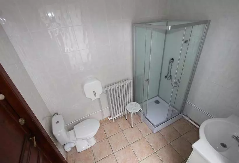 Hotelli Auberge La Caverne