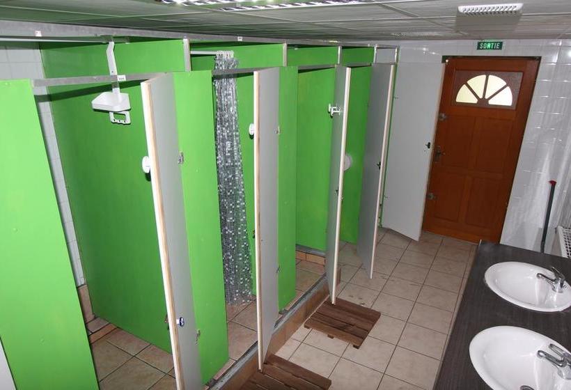 ホテル Auberge La Caverne