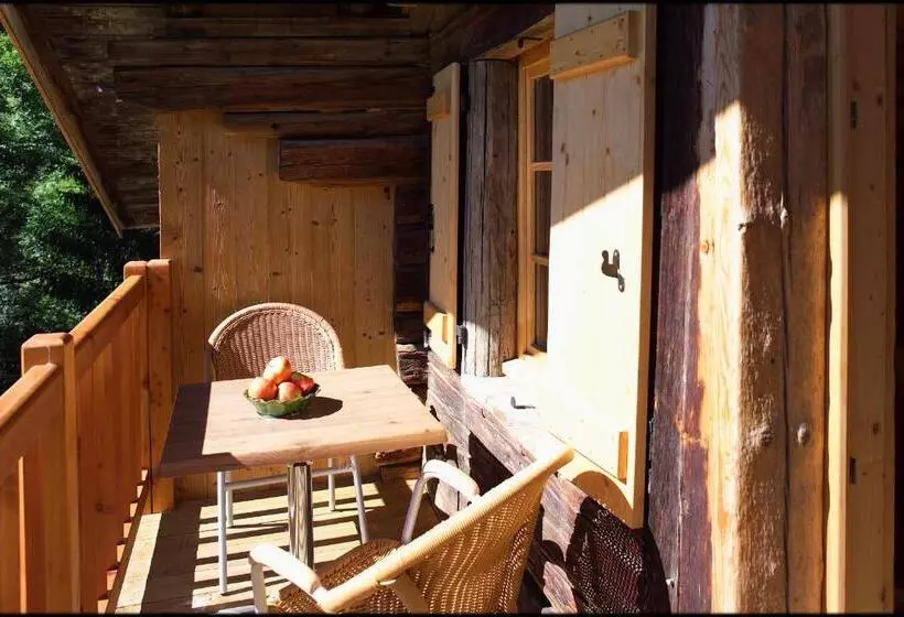 هتل La Ferme Du Chozal, Chalet De Tradition