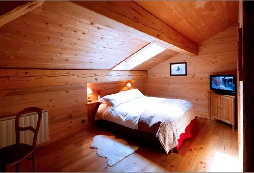 هتل La Ferme Du Chozal, Chalet De Tradition