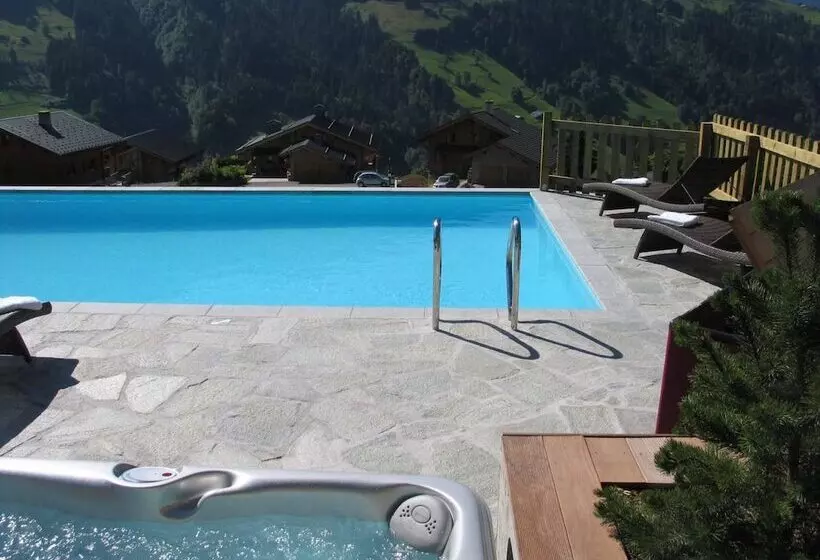 هتل La Ferme Du Chozal, Chalet De Tradition