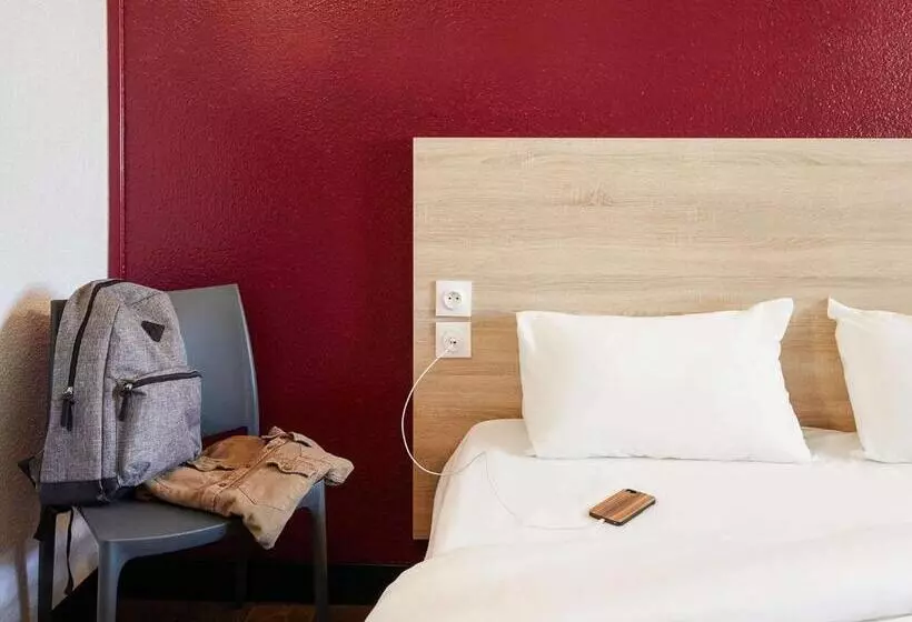 Hotel F1 Dole