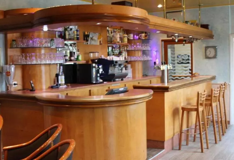 هتل Hôtel Saint Marc