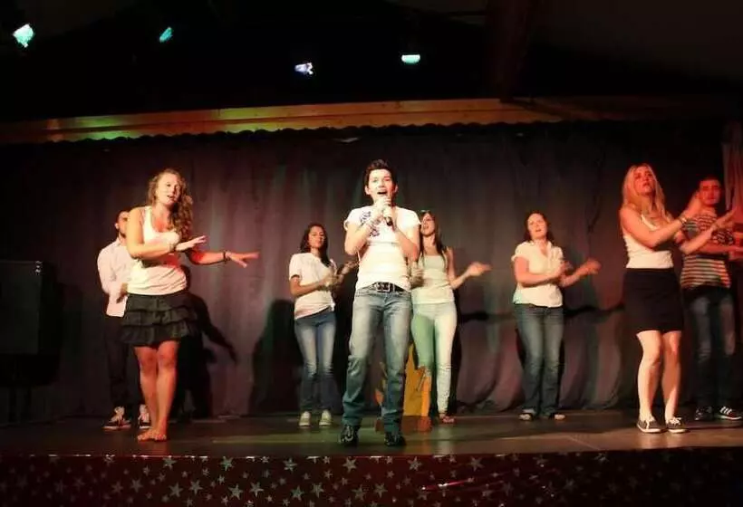 اقامتگاه Village De Vacances Les Flocons Verts