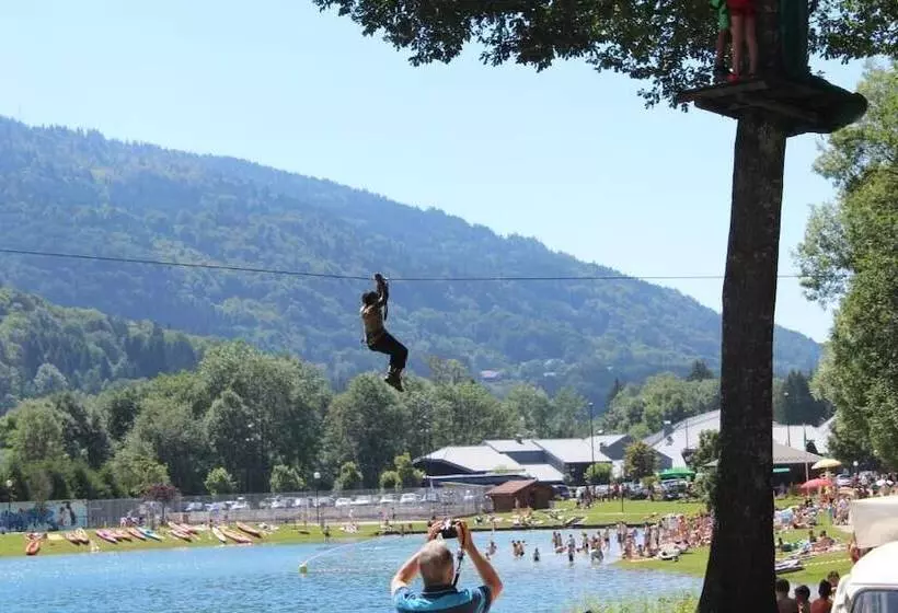 اقامتگاه Village De Vacances Les Flocons Verts