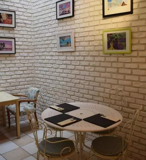 تختخواب و صبحانه La Maison De Marie Caroline