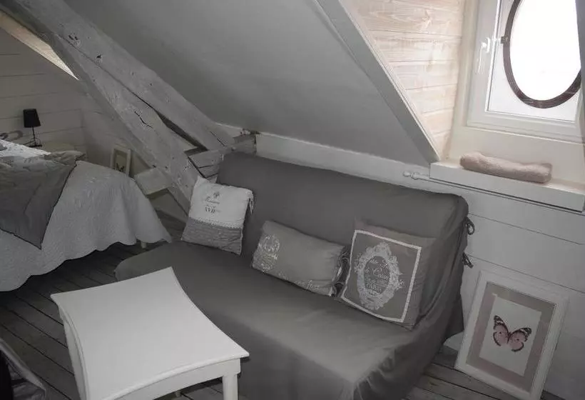 تختخواب و صبحانه La Maison De Marie Caroline