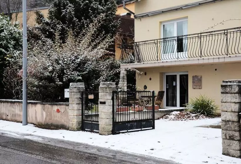 Aamiaismajoitus (B&B) Le Croissant De Lune