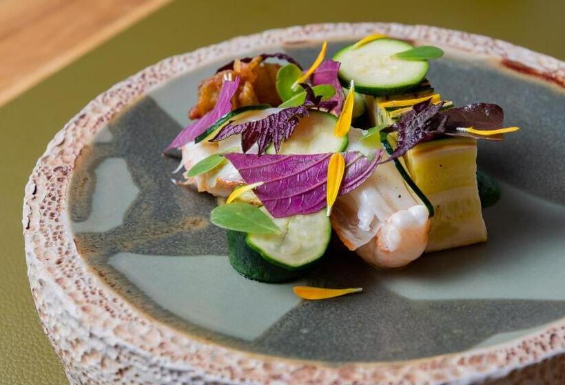 Отель Auberge Pom'poire