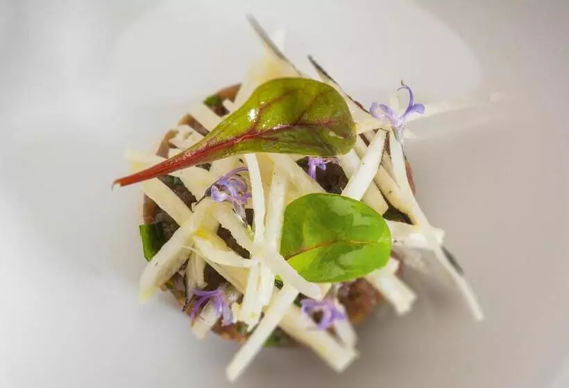 هتل Auberge Pom'poire