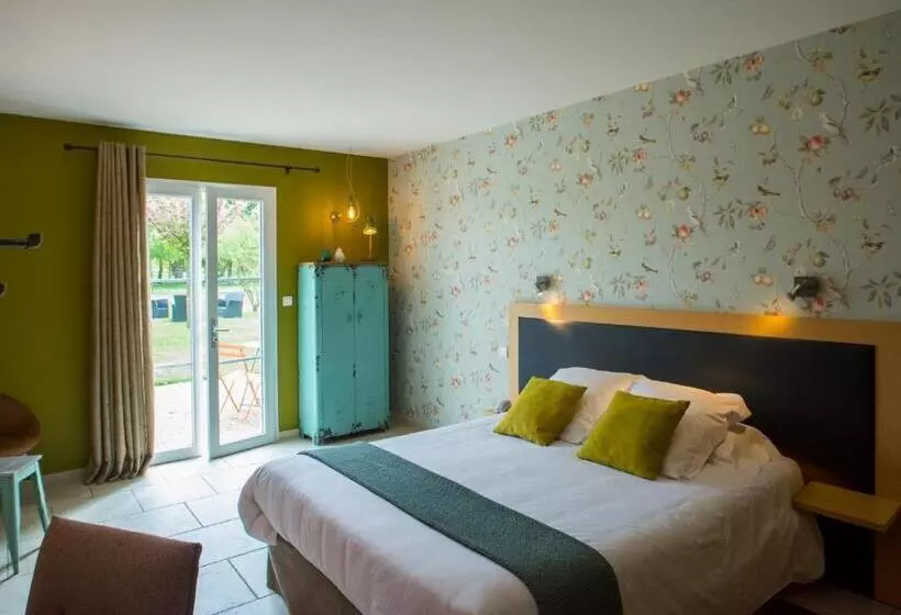 هتل Auberge Pom'poire