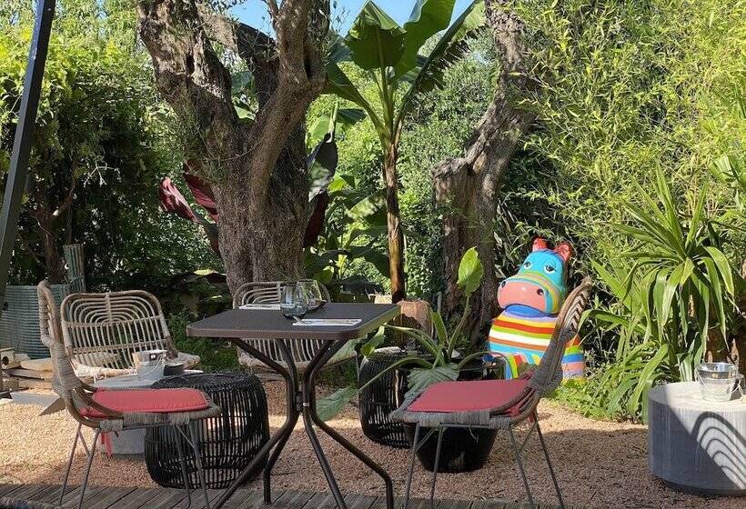 ホテル Avocado Hôtel Restaurant