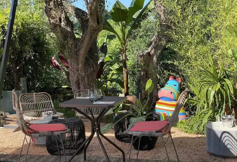 ホテル Avocado Hôtel Restaurant