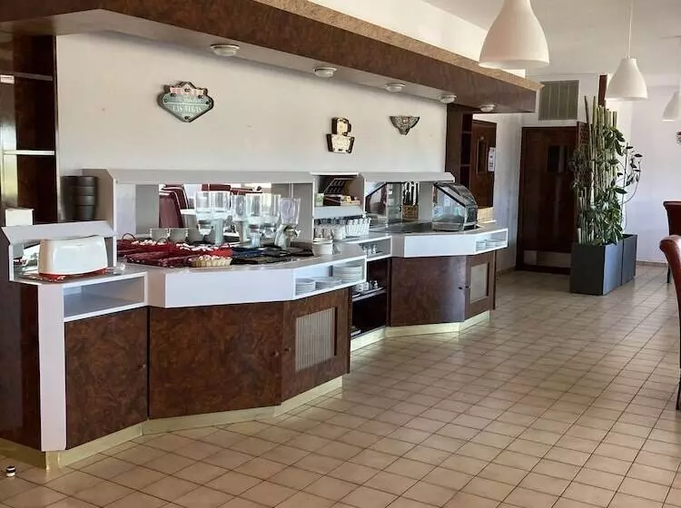 Brit Hotel Essentiel Moulins Avermes
