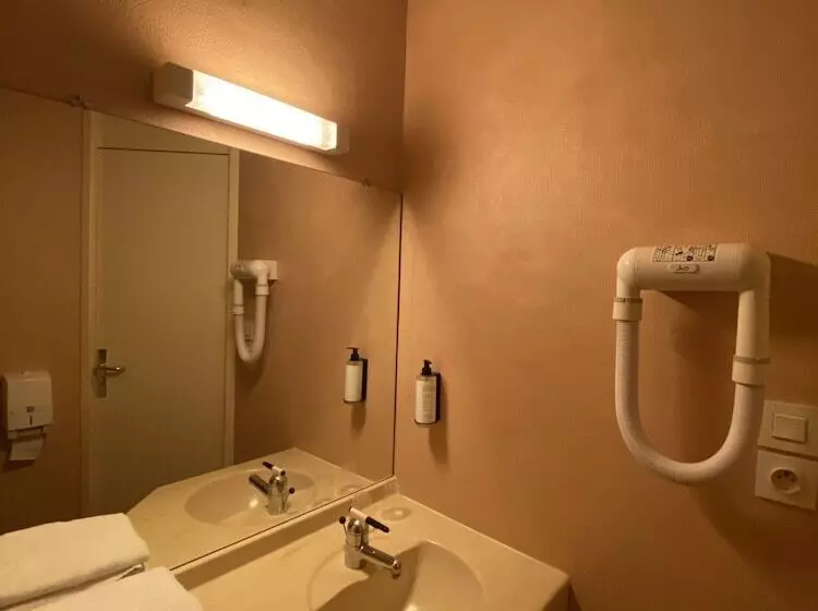 Brit Hotel Essentiel Moulins Avermes
