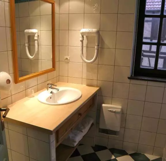 هتل Caveau De L Ami Fritz