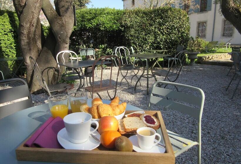 Отель Logis Hôtel Château De Palaja