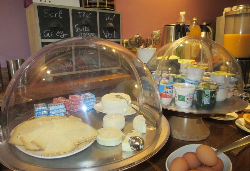 Отель Logis Hôtel Château De Palaja