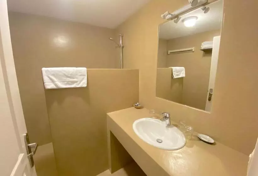 هتل Hôtel & Appart Hôtel Olatua