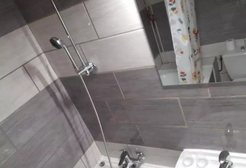 هتل Hôtel Confort