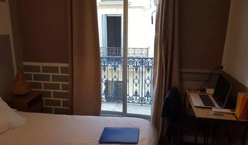 هتل Hôtel Confort
