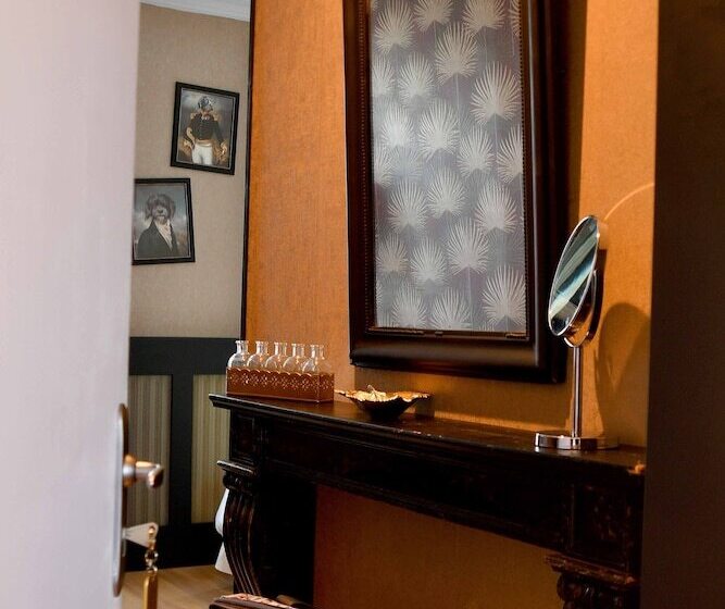 בית מלון כפרי Hôtel Le Tiburon