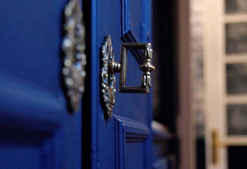 בית מלון כפרי Hôtel Le Tiburon