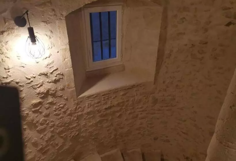 ホテル Logis Le Relais Du Chapeau Rouge