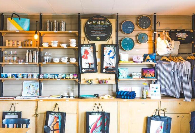 Отель Les Charmettes