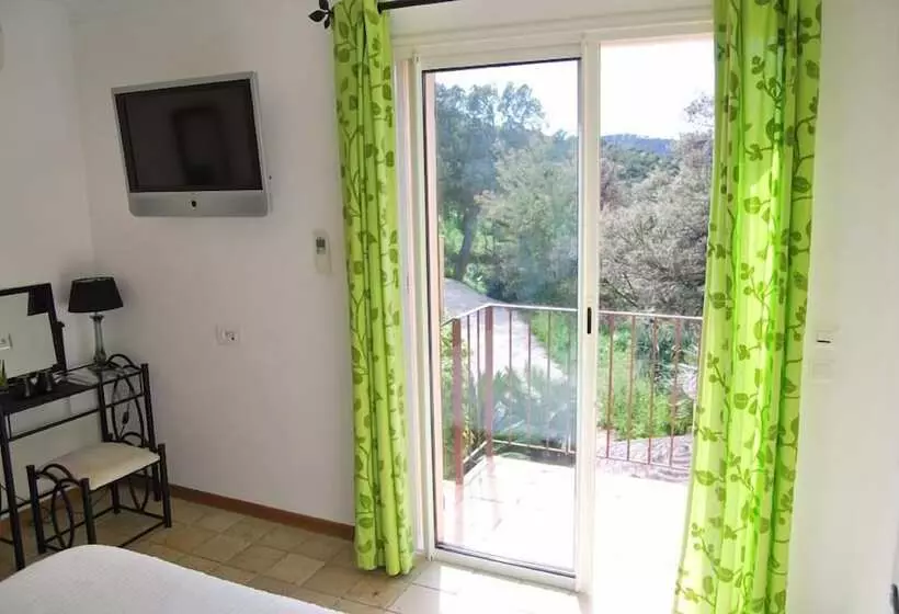 Villa Nais B&b