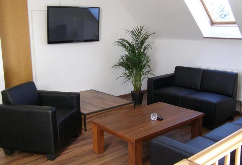 هتل Alt Vinnhorst