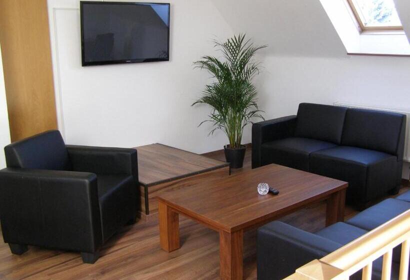 هتل Alt Vinnhorst