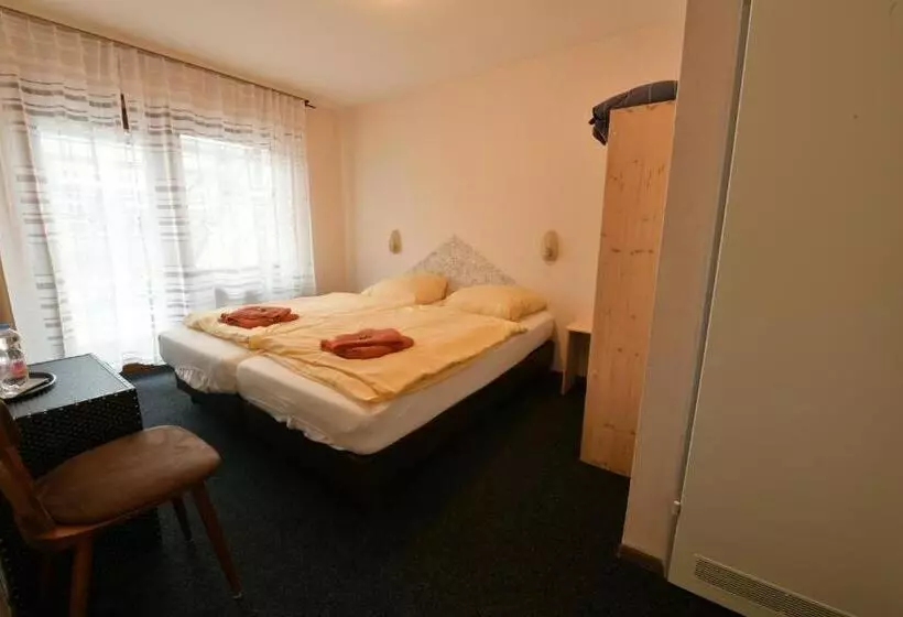 Hotelli Gasthof Zur Grafschaft Veldenz
